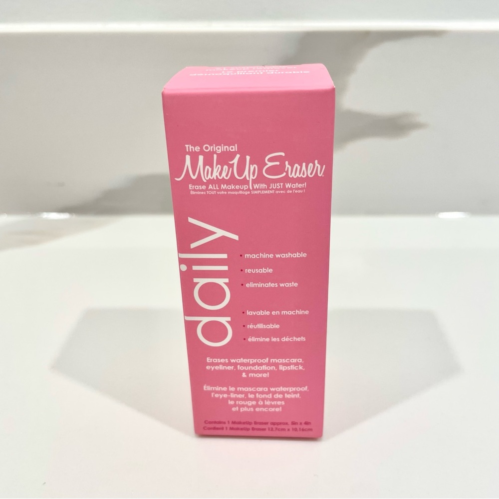 🔵3/$25 NEW The Original Makeup Eraser (5x4”)